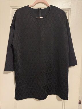 ST JOHN COLLECTION WOMEN’S Black 3/4 Sleeve Shirt. Size Large. Good condition.